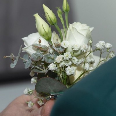 photographe mariage bouquet de revers de col